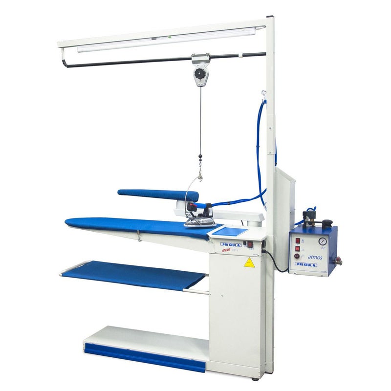 بريمولا طاولة كي الملابس بريمولا إيكو دوب - مزودة بخاصية التسخين والشفط، وذراع دوار، وحامل أكمام مُدفأ مع مولد بخار أتوموس سعة 5 لترات - Image 1